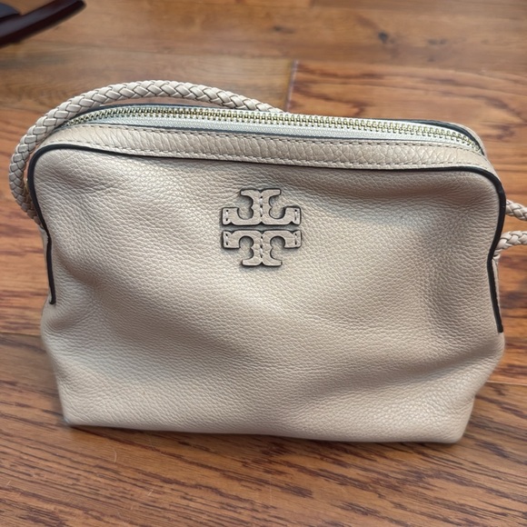 Tory Burch tan crossbody bag braided strap - Picture 4 of 9